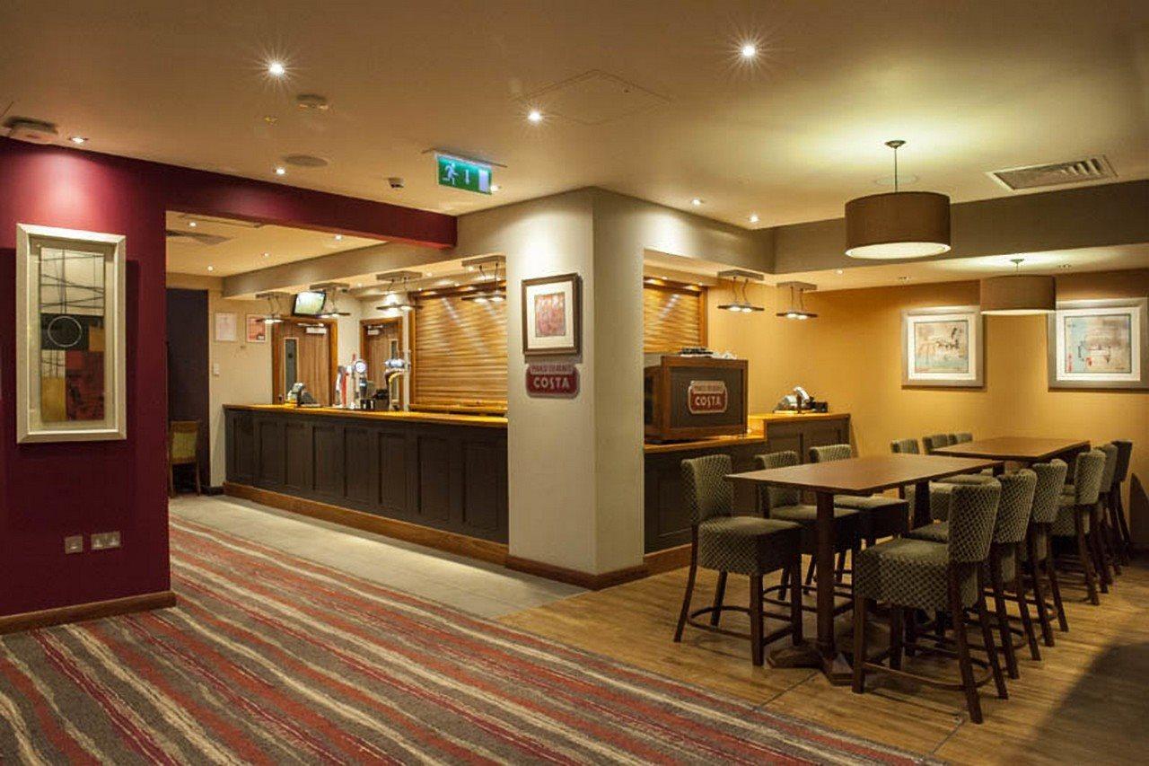 Premier Inn London Bank Exterior photo