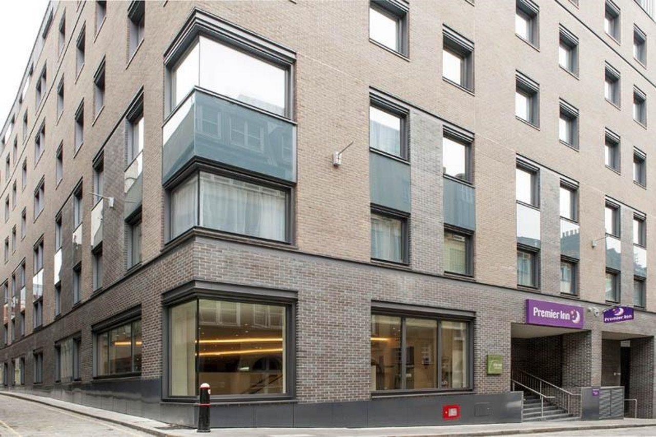 Premier Inn London Bank Exterior photo