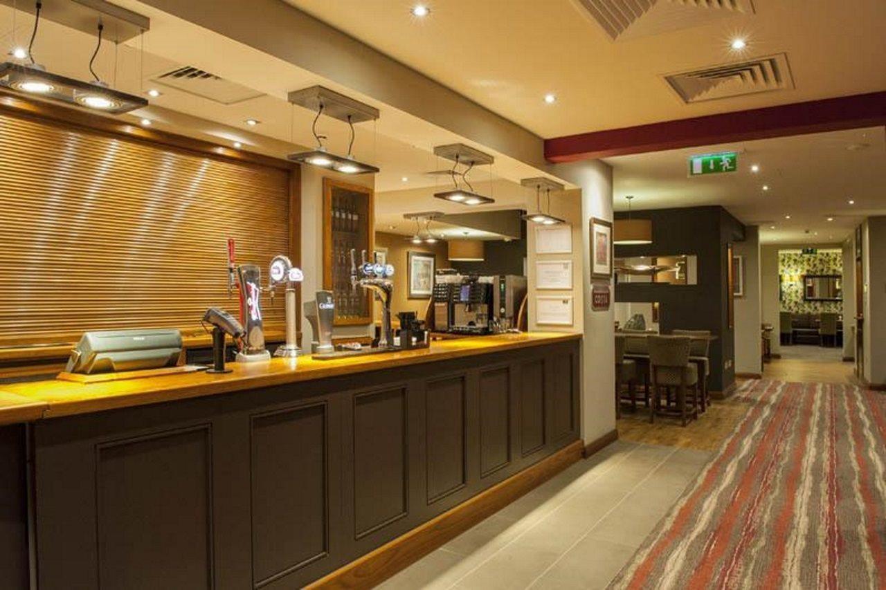 Premier Inn London Bank Exterior photo
