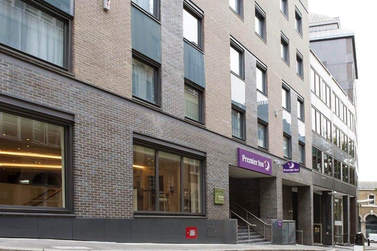 Premier Inn London Bank Exterior photo
