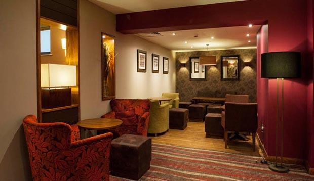 Premier Inn London Bank Exterior photo